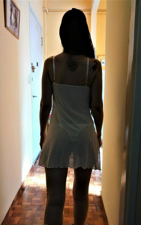 loryvancamp model adult picture