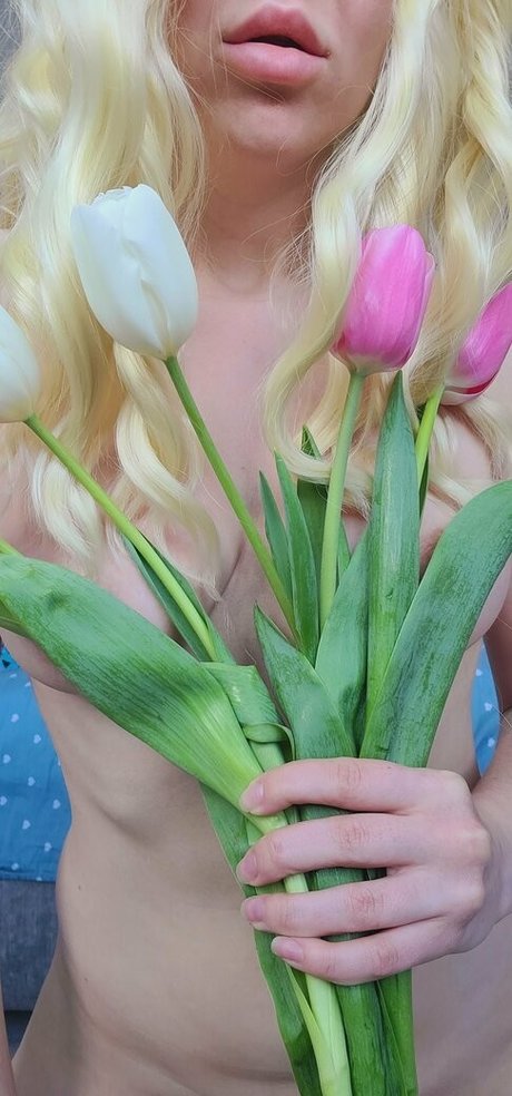 shustova model nude photo