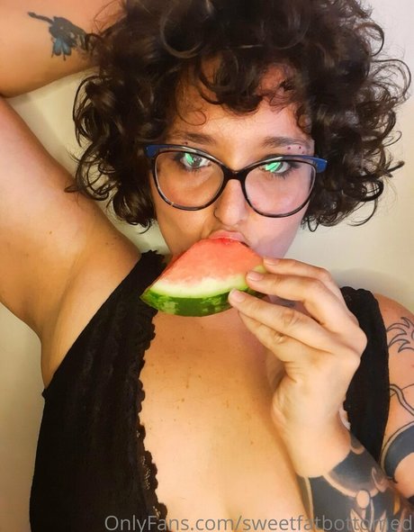 sweetfatbottomed model beautiful pic