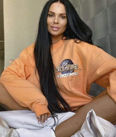 sunny free model exclusive pictures