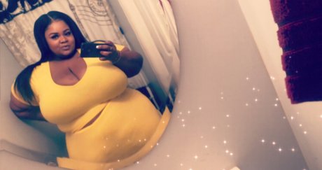 bigbabii star naked photo