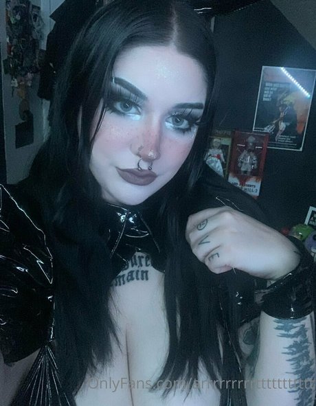 Ur E Mommy nice model pictures