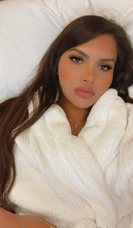 bellabendss perfect model photo