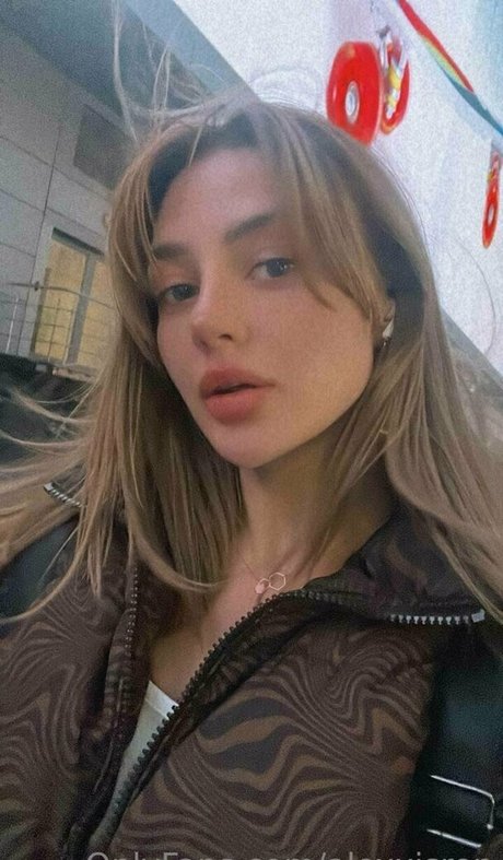 alexxisren sexy actress picture