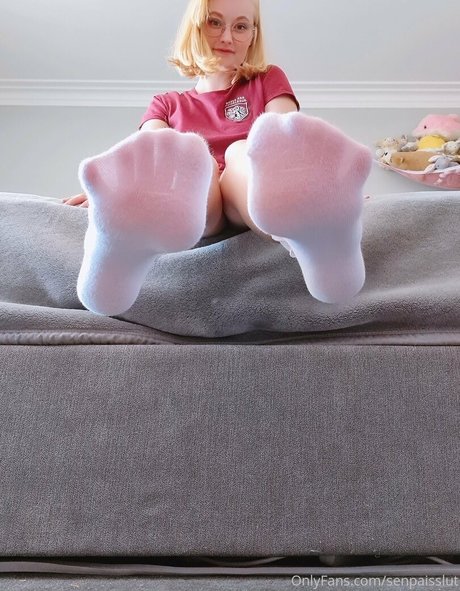 senpaisslut model hot galleries