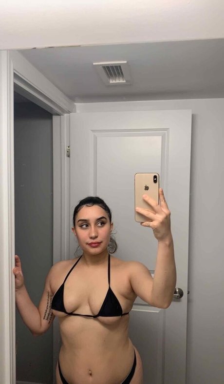 Vanessaxo model erotic pic