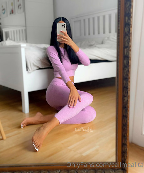 Callmealita pornographic model photos