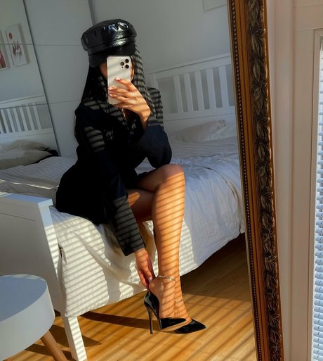 Callmealita erotic star photo