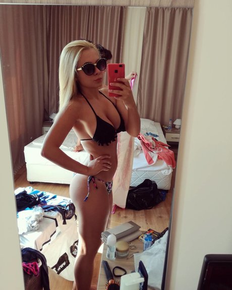 m1vanova model sex pics