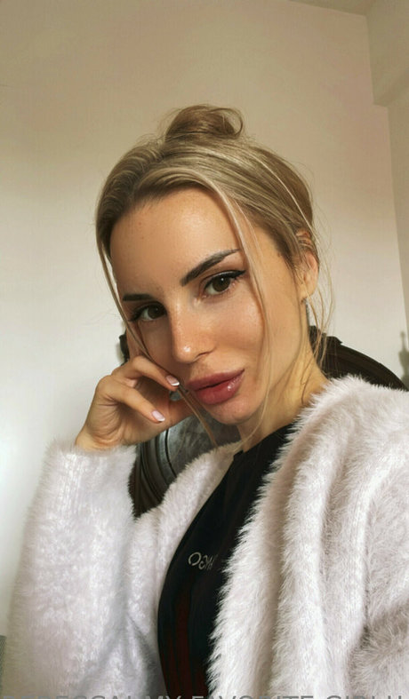 Rebecca Alba perfect pornstar img