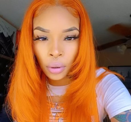 Officialdeafbae model nudes picture