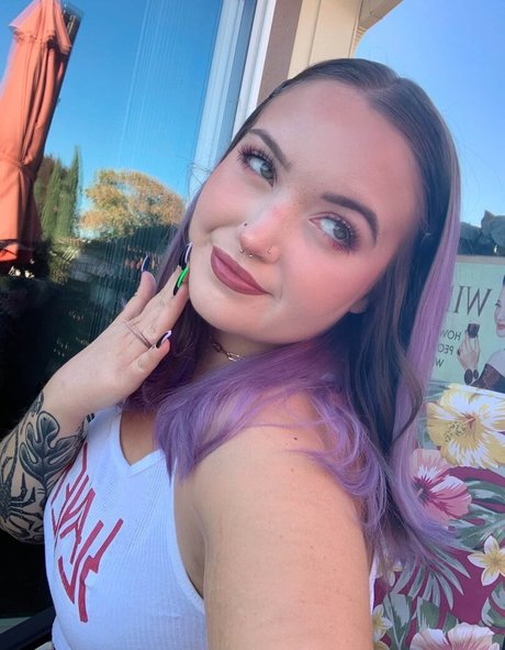 popular trans onlyfans beautiful naked pictures