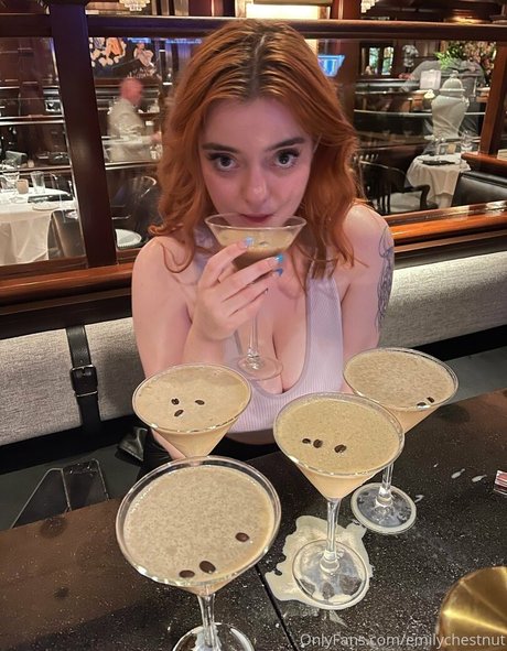 emilychestnut model nude galleries