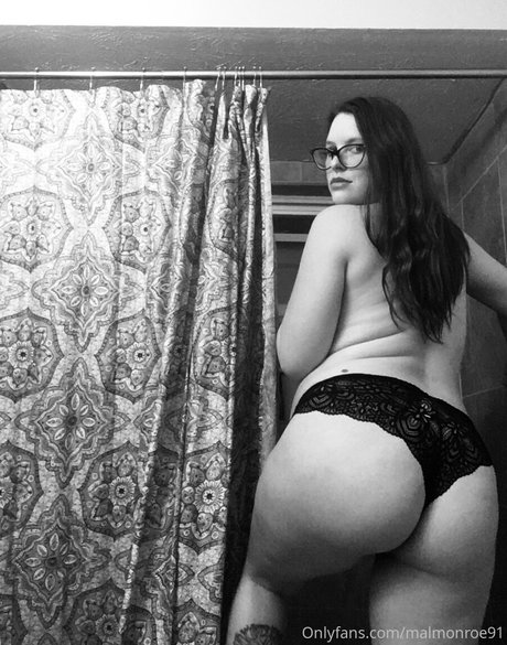 mal monroe sexy actress photos