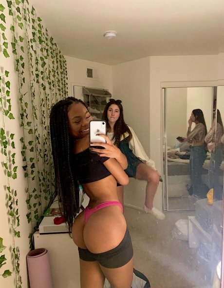 karliebaby k hot pornstar pictures