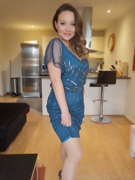 Carla Brown naked actress photos