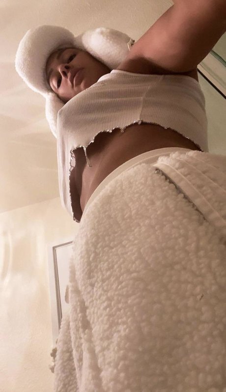 Elizabeth Cambage pornstar beautiful archive