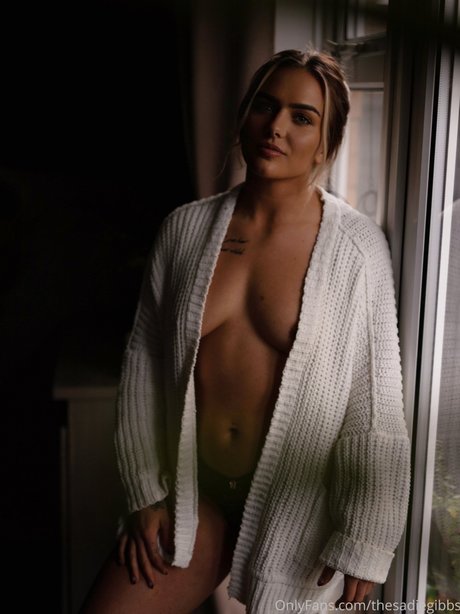 Sadie Gibbs model sexy image
