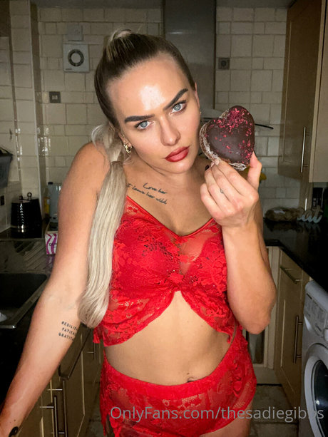 popular trans onlyfans exclusive image