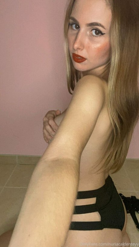 nuriacaldenteyy nudes actress gallery