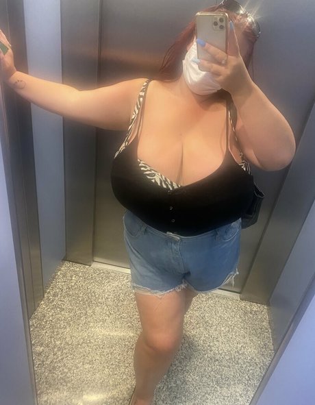 Gigantits star erotic pic