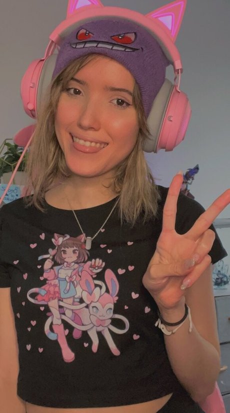 Strawberry Girl Kairi_ star pornographic pictures