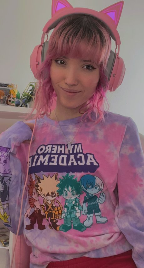 Strawberry Girl Kairi_ hot actress pic