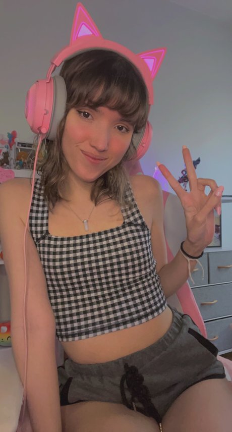 Strawberry Girl Kairi_ pornographic actress gallery