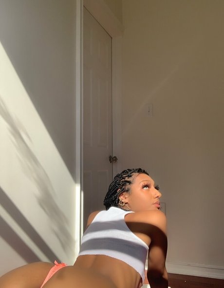 petite onlyfans sexy pic