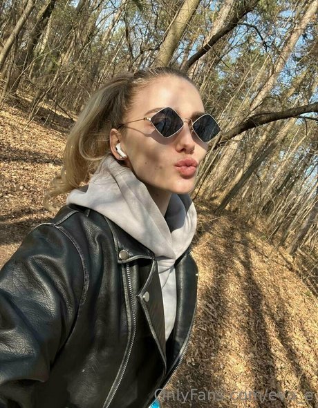 eva e star art picture