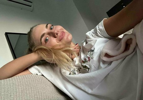 eva e pornographic star img