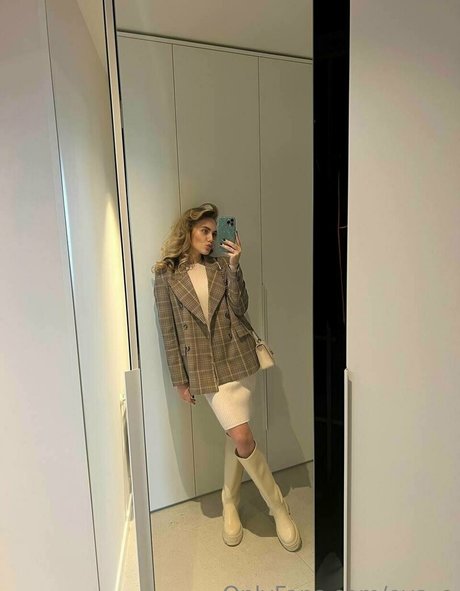 blonde milf onlyfans free sexy img