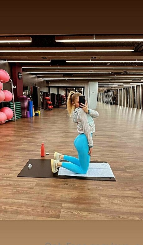 eva e xxx pornstar img