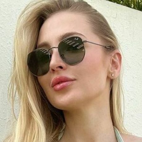 pricktease beautiful actress picture