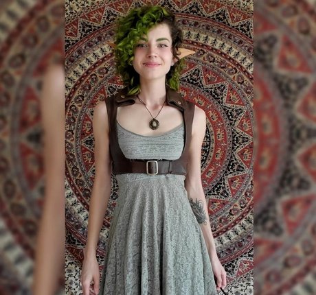 SchlebBzz art actress gallery