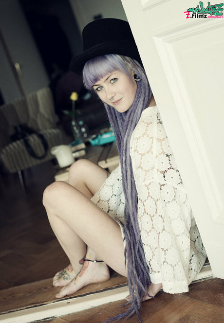 anuskatzzvip model nude images