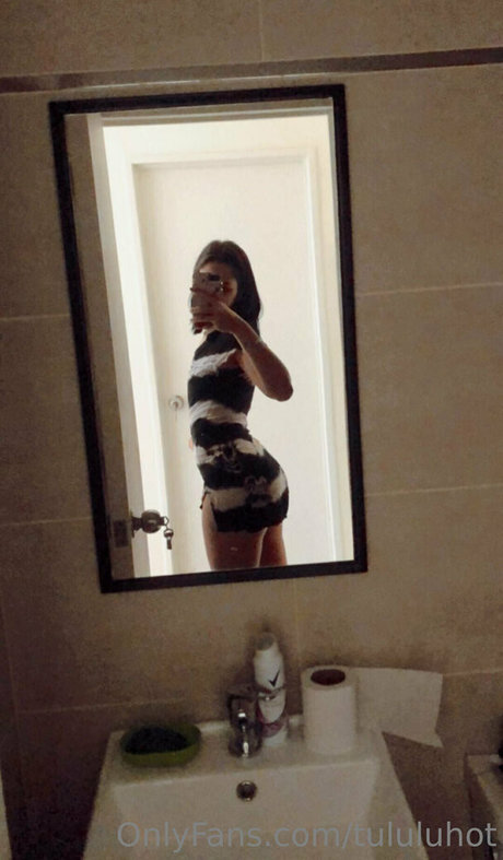 tululuhot pornstar nudes images