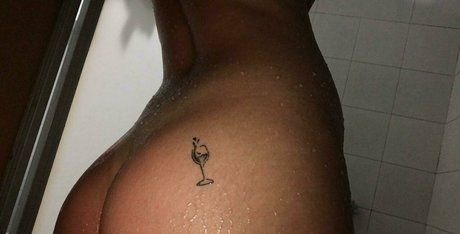 tululuhot sexy actress pics