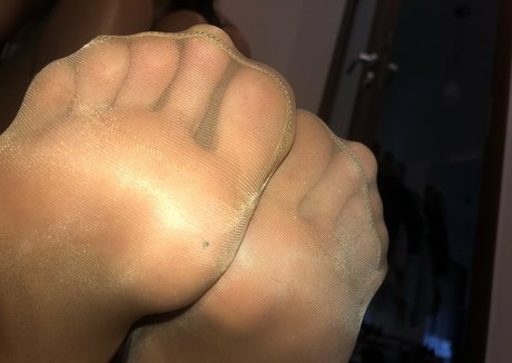 cuteelisen pornstar erotic photo