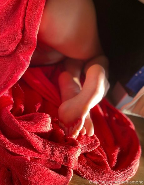 cuteelisen model naked photos