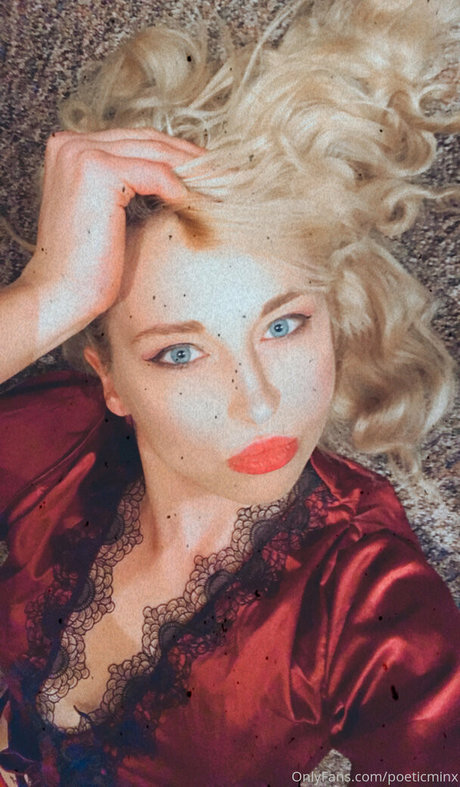 poeticminx Best Profile Photo