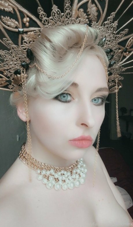 poeticminx erotic model gallery