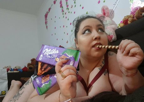 lorabbw nudes actress pictures