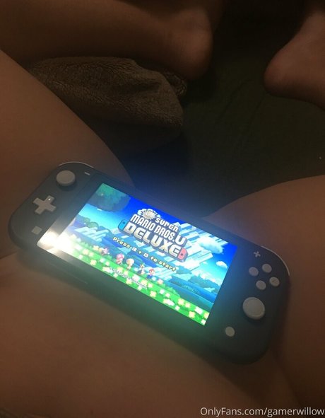 gamerwillow naked actress image