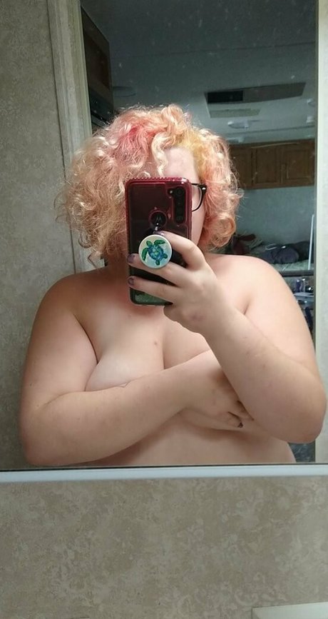 eating onlyfans sexy naked picture