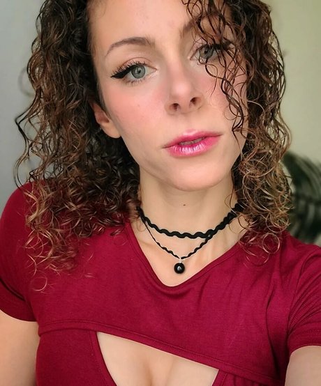 itsmisscurly star naked image