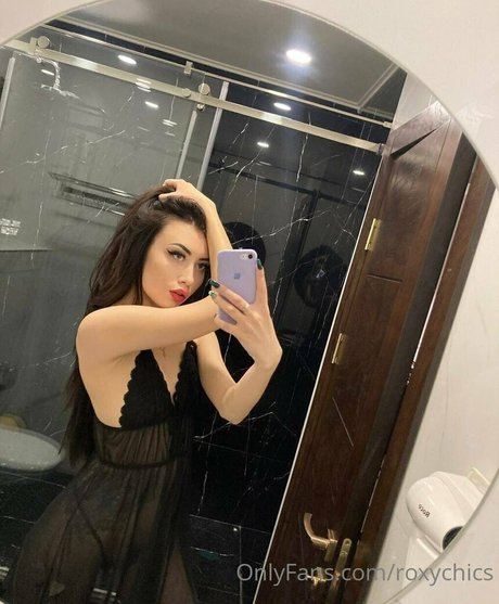 roxychics art model pics