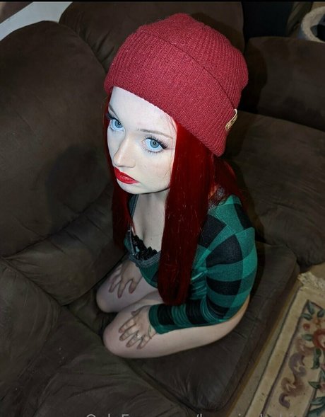 beanie babieee hot model image