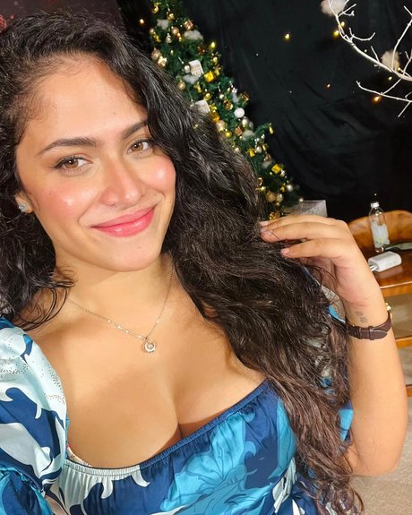 Sandani Fernando pornstar nudes img