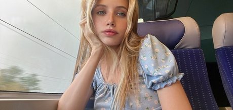 Seckooh erotic actress photo